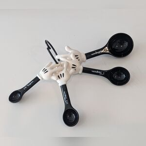 Disney Mickey Mouse Hands 4-Piece Measuring Spoons Set  Plastic Pre-owned